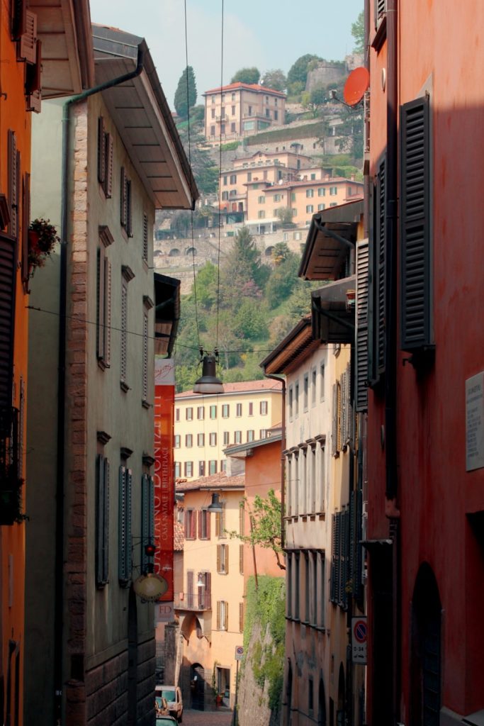 Alla scoperta del santuario della madonna del perello: un viaggio spirituale a Bergamo